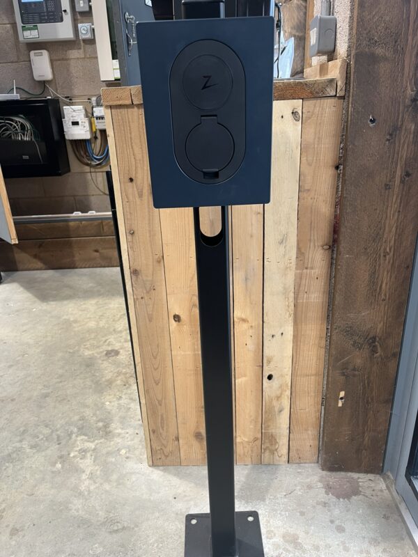 EV Post / Pedestal Budget 1.2m High - Image 4